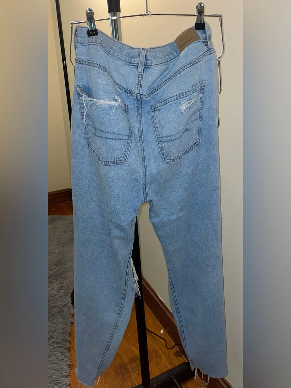 Women’s American Eagle Outfitters Light Blue Distressed Relaxed Baggy Jeans
